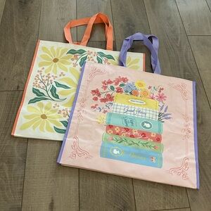Homegoods TJMaxx Marshalls Floral Book & Floral Print Tote Bags Set of 2 NWOT